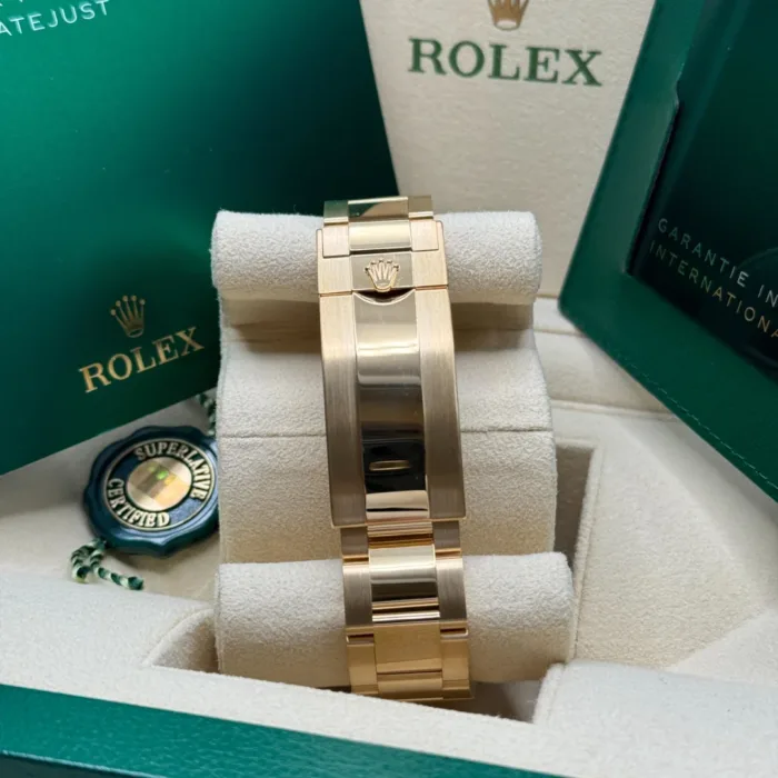 Submariner Date... - Image 8