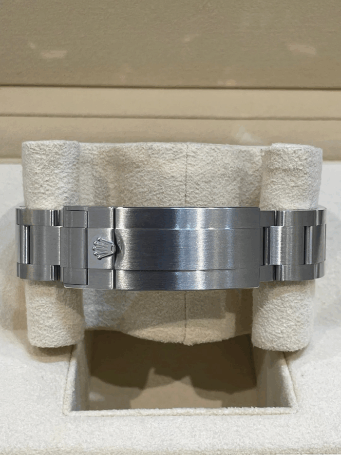 Submariner Date... - Image 9